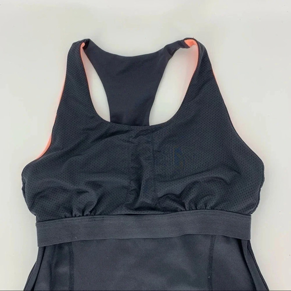 GAP Body Racerback Tank Top with Built-In Bra - Picture 4 of 7